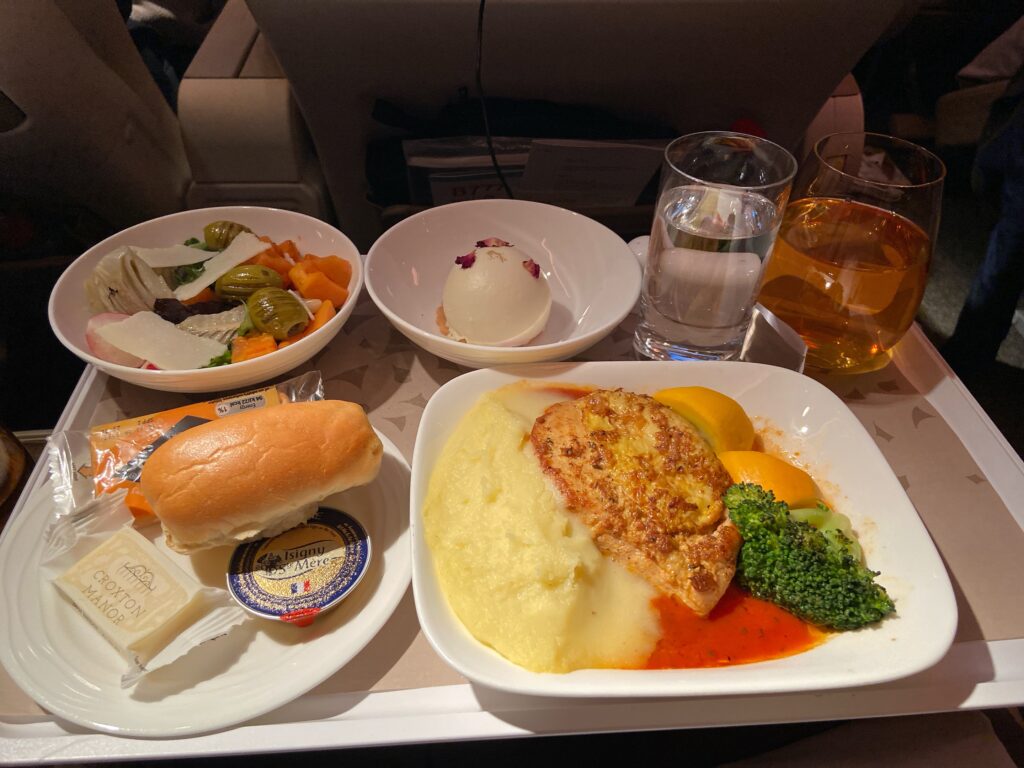 エミレーツ航空 プレミアムエコノミーの機内食