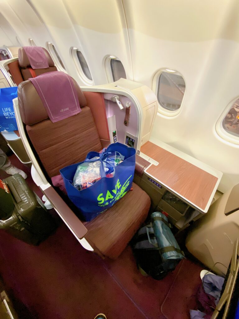 タイ航空 ビジネスクラス 座席 フルフラット ロイヤルシルク