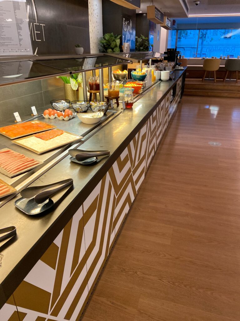 Sercotel Rosellonの朝食ビュッフェ